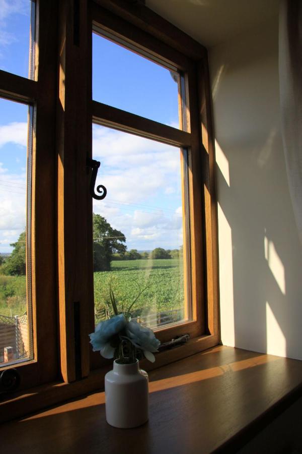 The Granary Self Catering Cottage Шрусбъри Екстериор снимка